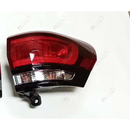 LUZ LED DERECHA (RH) DE GUARDALODO TRASERO GRAND CHEROKEE SRT 14-21