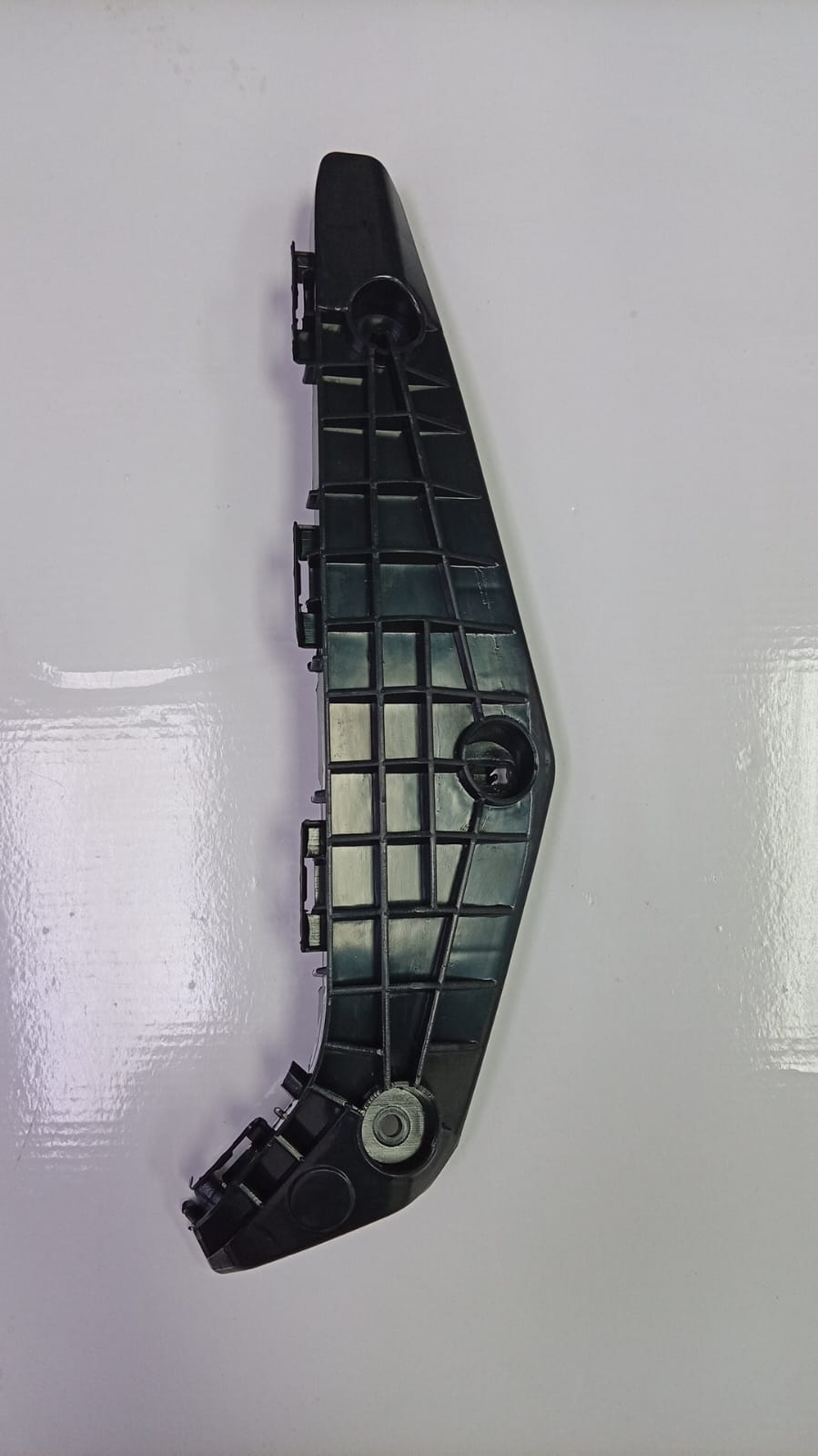 GUIA DE BUMPER TRASERO HIGHLANDER 11-13 LH