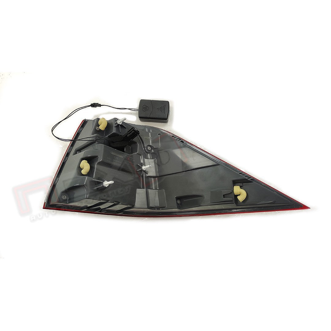 LUZ DE COMPUERTA GLE SUV 16-19 RH