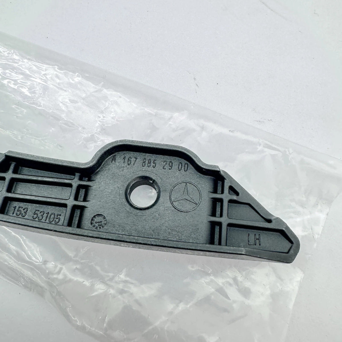 GUIA BUMPER DELANTERO GLE53 COUPE LH 20-25