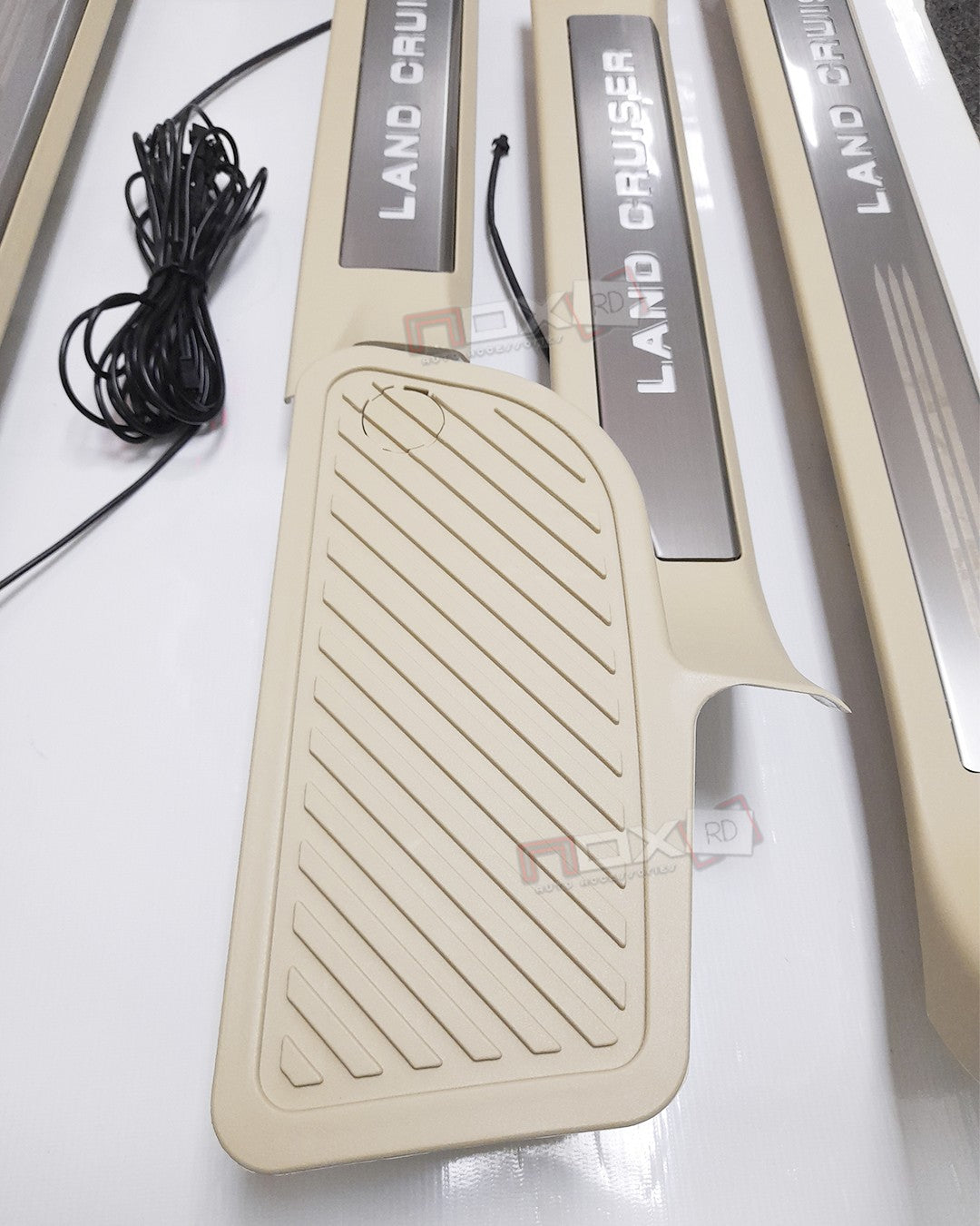 PARALES LED LC200 08-21 CREMA