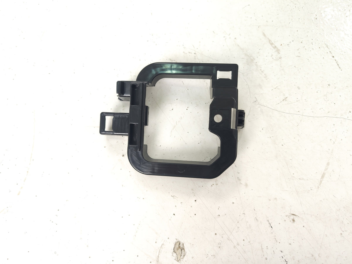 BASE DE HALOGENO RH NISSAN FRONTIER 22-25 PARA SENCILLA