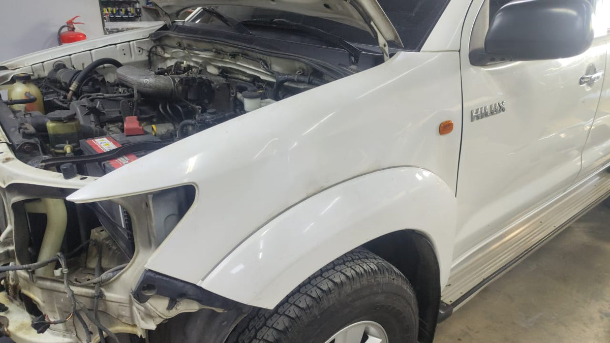 GUARDALODO DELANTERO LH HILUX 13-15