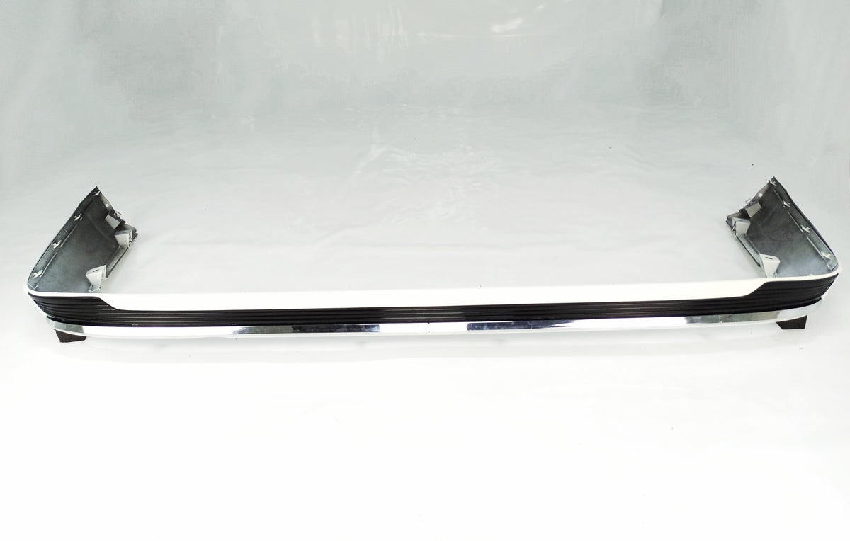 LIP TRASERO LC200 19-20 VXR
