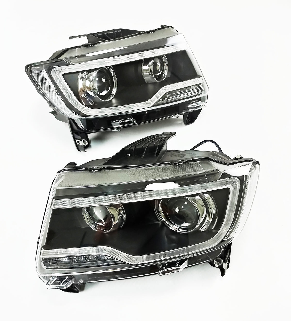 PANTALLAS LED GRAND CHEROKEE 11-13