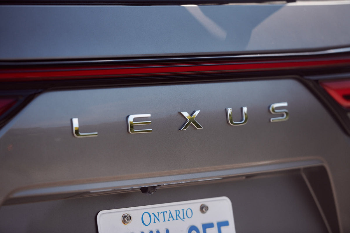 LETRA LEXUS DE COMPUERTA LX600