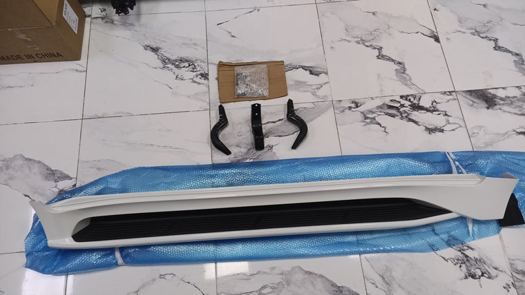 ESTRIBO LX570 16-21 RH