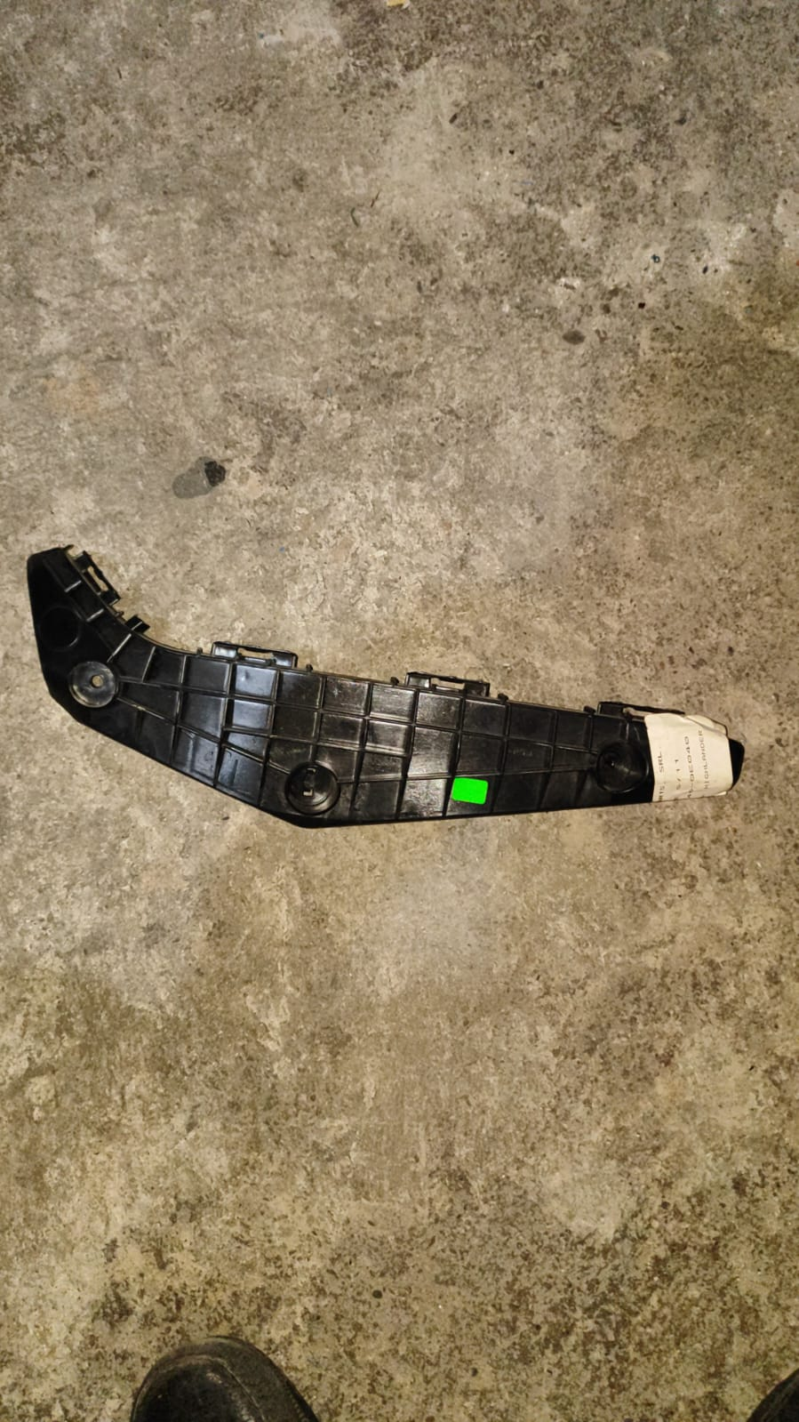 GUIA DE BUMPER DELANTERO HIGHLANDER 11-13 LH