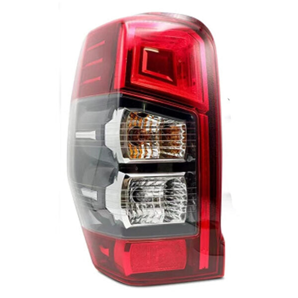 LUZ TRASERA LH MITSUBISHI L200 2020+