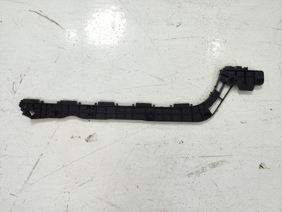 GUIA DE BUMPER TRASERO LX570 13-15 RH
